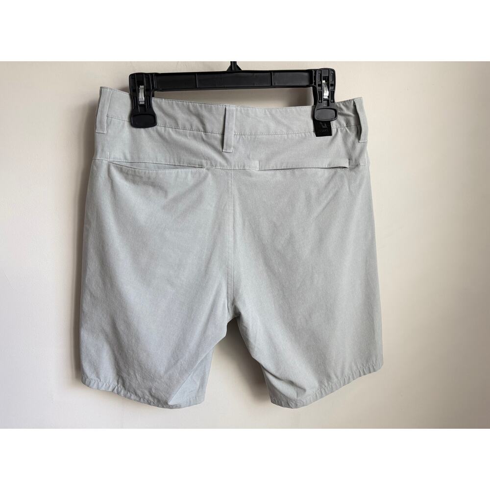 Vuori Aim Lightweight Stretch Flat Front Hiking Golf Short Sky Grey Mens Size 30 - Picture 7 of 8